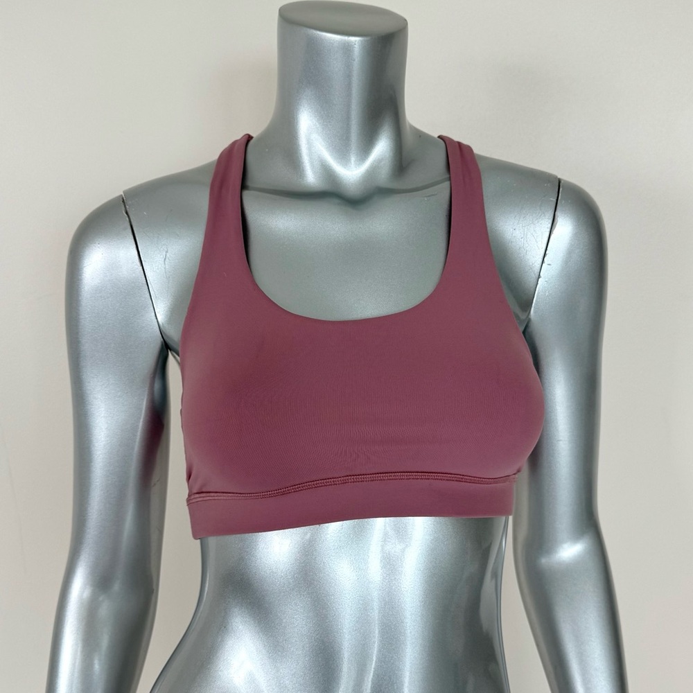 Lululemon Athletica women sport bra size 4 US